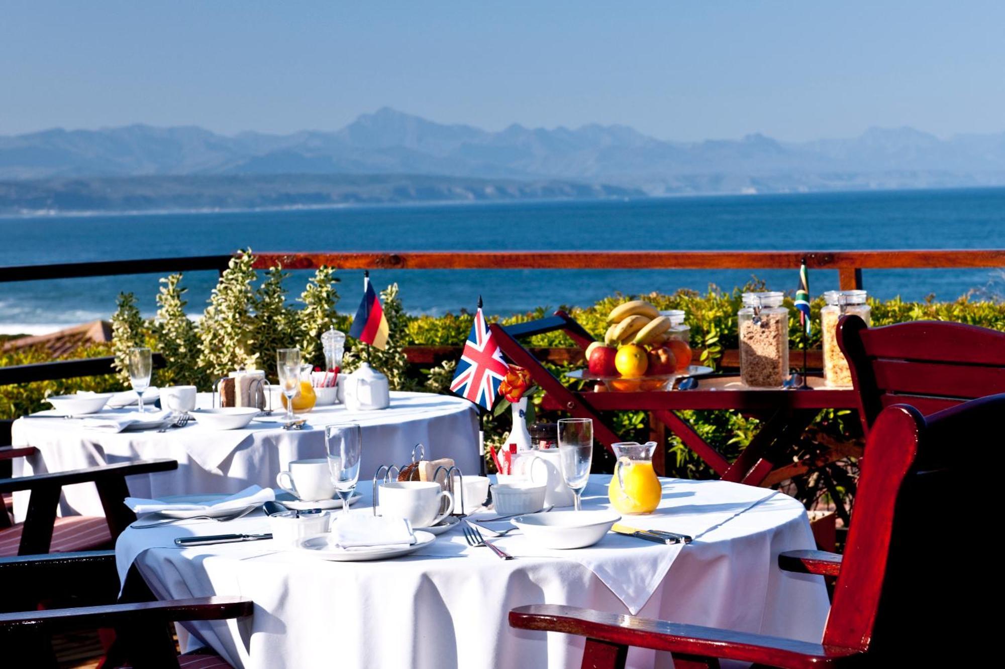 Dolphins' Playground Beachfront B&B Плеттенберг-Бей Экстерьер фото
