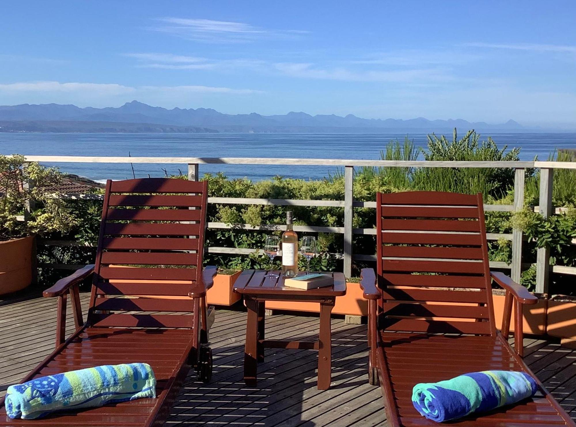 Dolphins' Playground Beachfront B&B Плеттенберг-Бей Экстерьер фото