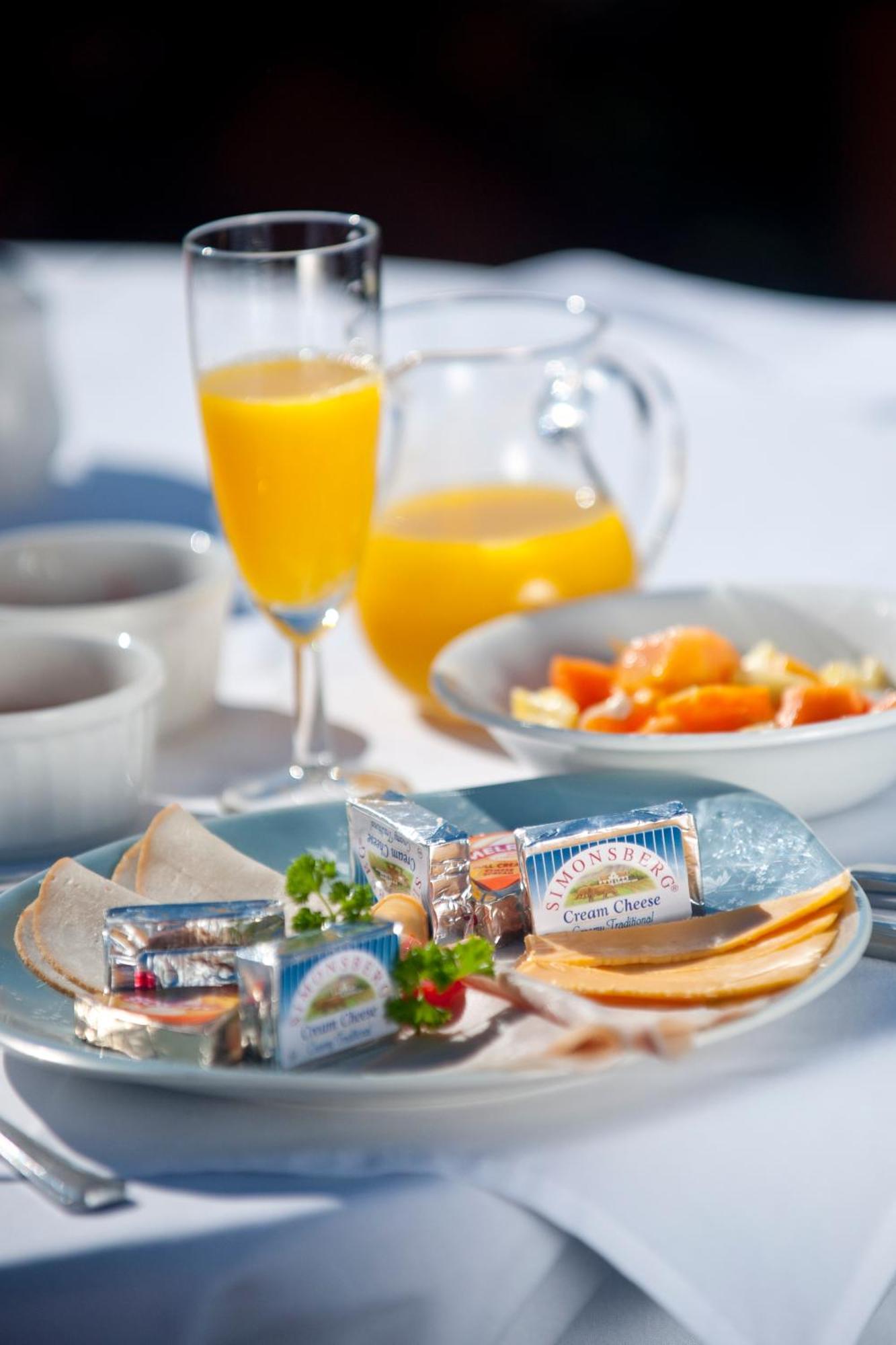 Dolphins' Playground Beachfront B&B Плеттенберг-Бей Экстерьер фото