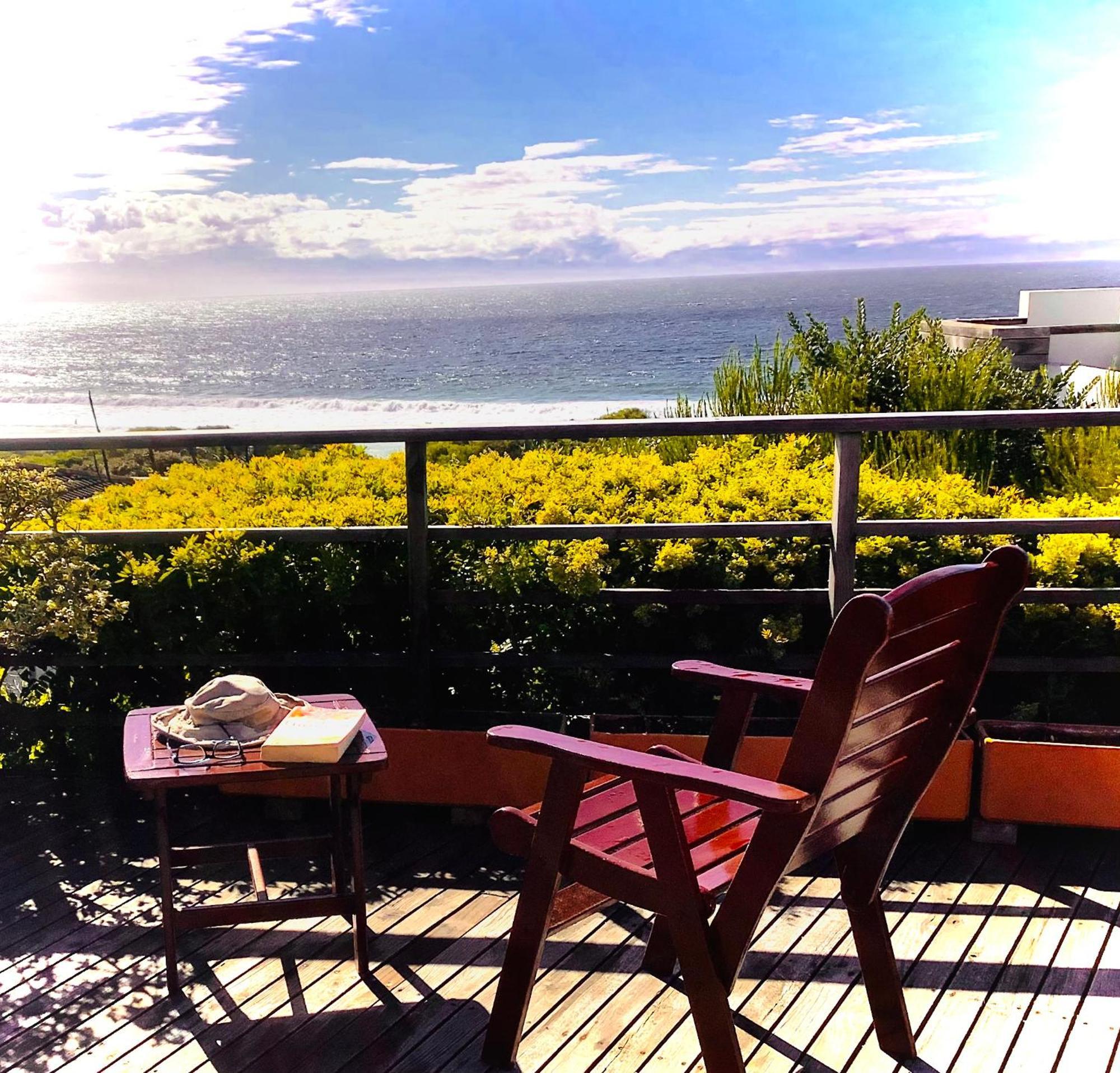 Dolphins' Playground Beachfront B&B Плеттенберг-Бей Экстерьер фото