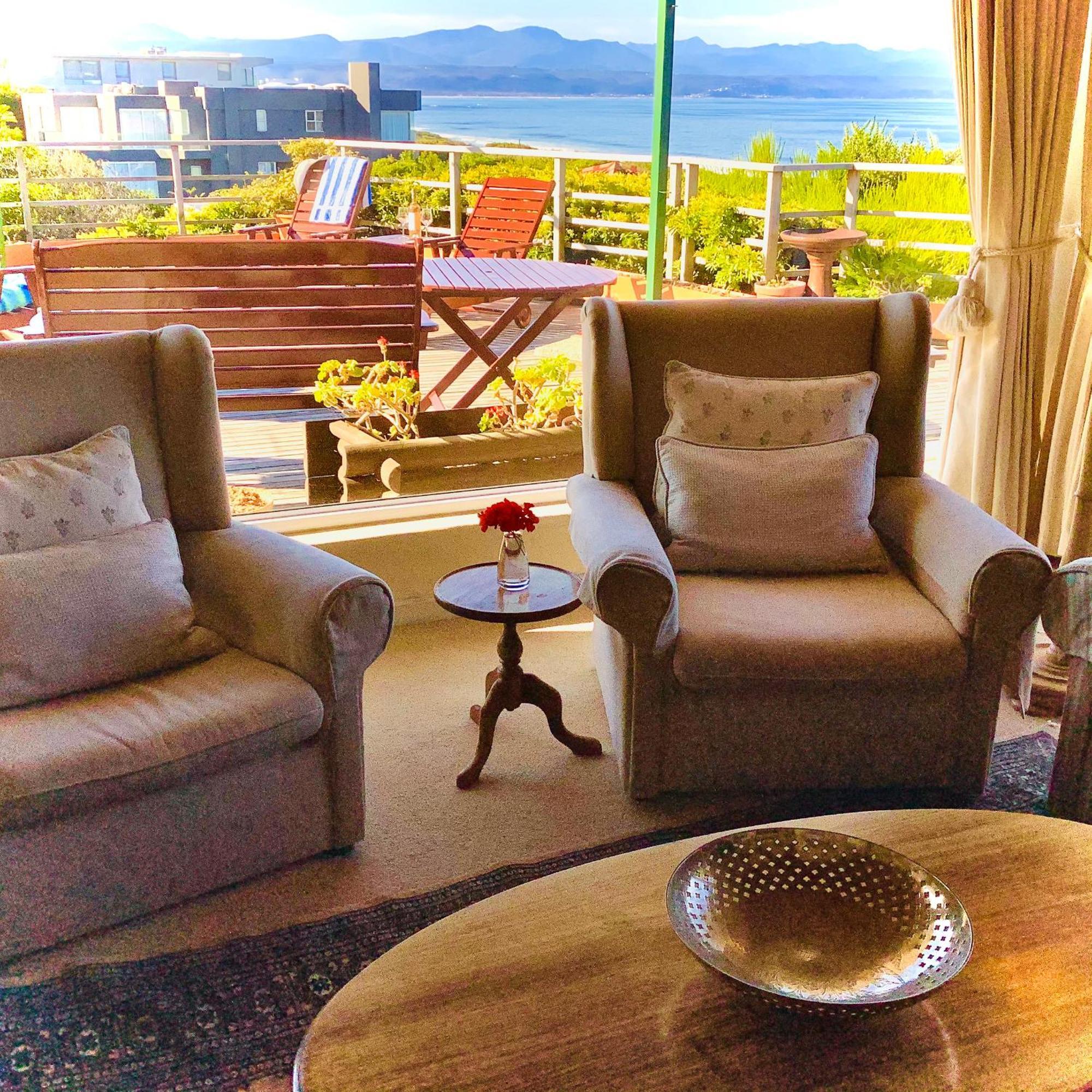 Dolphins' Playground Beachfront B&B Плеттенберг-Бей Экстерьер фото